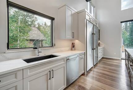 Slope-Side Breckenridge Designer Escape - Breckenridge, Colorado