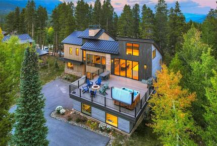 Slope-Side Breckenridge Designer Escape - Breckenridge, Colorado