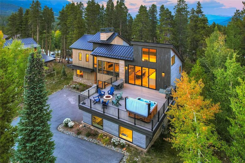 Slope-Side Breckenridge Designer Escape - Breckenridge, Colorado