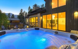 Slope-Side Breckenridge Designer Escape - Breckenridge, Colorado