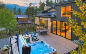 Slope-Side Breckenridge Designer Escape - Breckenridge, Colorado