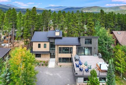 Slope-Side Breckenridge Designer Escape - Breckenridge, Colorado