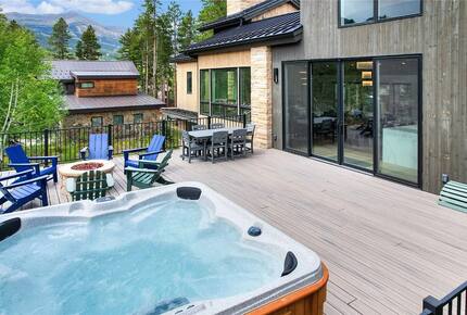 Slope-Side Breckenridge Designer Escape - Breckenridge, Colorado