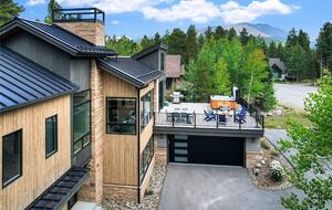Slope-Side Breckenridge Designer Escape - Breckenridge, Colorado