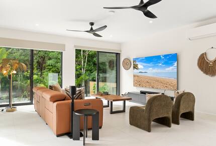 A Private Rainforest Hideaway Steps from Palm Cove Beach - Palm Cove, Australia