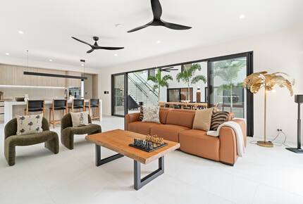 A Private Rainforest Hideaway Steps from Palm Cove Beach - Palm Cove, Australia