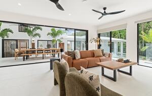 A Private Rainforest Hideaway Steps from Palm Cove Beach - Palm Cove, Australia