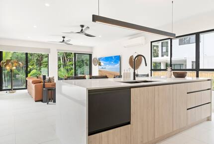 A Private Rainforest Hideaway Steps from Palm Cove Beach - Palm Cove, Australia