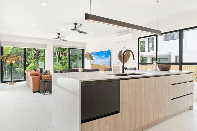 A Private Rainforest Hideaway Steps from Palm Cove Beach - Palm Cove, Australia