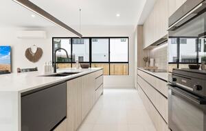 A Private Rainforest Hideaway Steps from Palm Cove Beach - Palm Cove, Australia