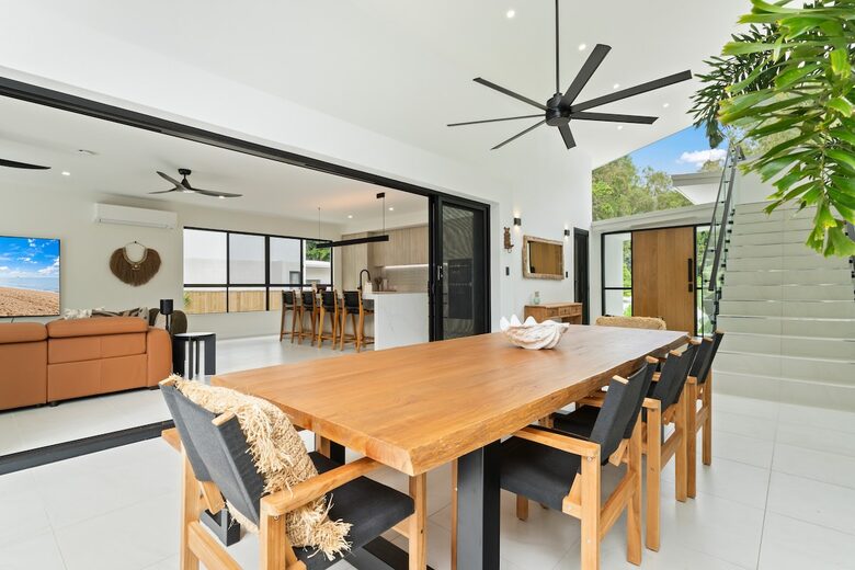 A Private Rainforest Hideaway Steps from Palm Cove Beach - Palm Cove, Australia