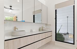 A Private Rainforest Hideaway Steps from Palm Cove Beach - Palm Cove, Australia