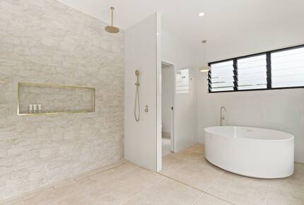 A Private Rainforest Hideaway Steps from Palm Cove Beach - Palm Cove, Australia