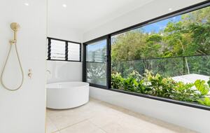 A Private Rainforest Hideaway Steps from Palm Cove Beach - Palm Cove, Australia