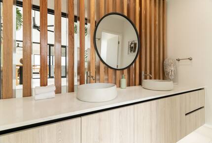 A Private Rainforest Hideaway Steps from Palm Cove Beach - Palm Cove, Australia