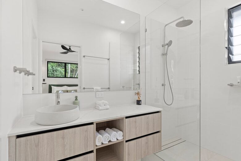 A Private Rainforest Hideaway Steps from Palm Cove Beach - Palm Cove, Australia