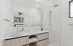 A Private Rainforest Hideaway Steps from Palm Cove Beach - Palm Cove, Australia