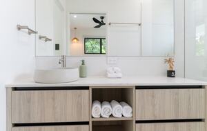 A Private Rainforest Hideaway Steps from Palm Cove Beach - Palm Cove, Australia