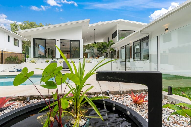 A Private Rainforest Hideaway Steps from Palm Cove Beach - Palm Cove, Australia