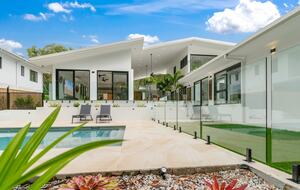 A Private Rainforest Hideaway Steps from Palm Cove Beach - Palm Cove, Australia