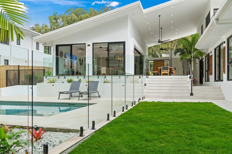 A Private Rainforest Hideaway Steps from Palm Cove Beach - Palm Cove, Australia