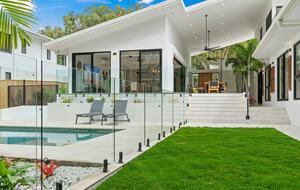 A Private Rainforest Hideaway Steps from Palm Cove Beach - Palm Cove, Australia