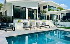 A Private Rainforest Hideaway Steps from Palm Cove Beach - Palm Cove, Australia