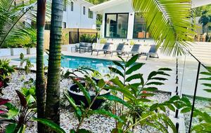 A Private Rainforest Hideaway Steps from Palm Cove Beach - Palm Cove, Australia