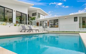 A Private Rainforest Hideaway Steps from Palm Cove Beach - Palm Cove, Australia