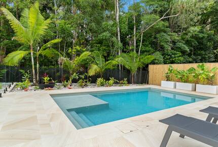 A Private Rainforest Hideaway Steps from Palm Cove Beach - Palm Cove, Australia