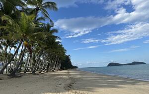 A Private Rainforest Hideaway Steps from Palm Cove Beach - Palm Cove, Australia