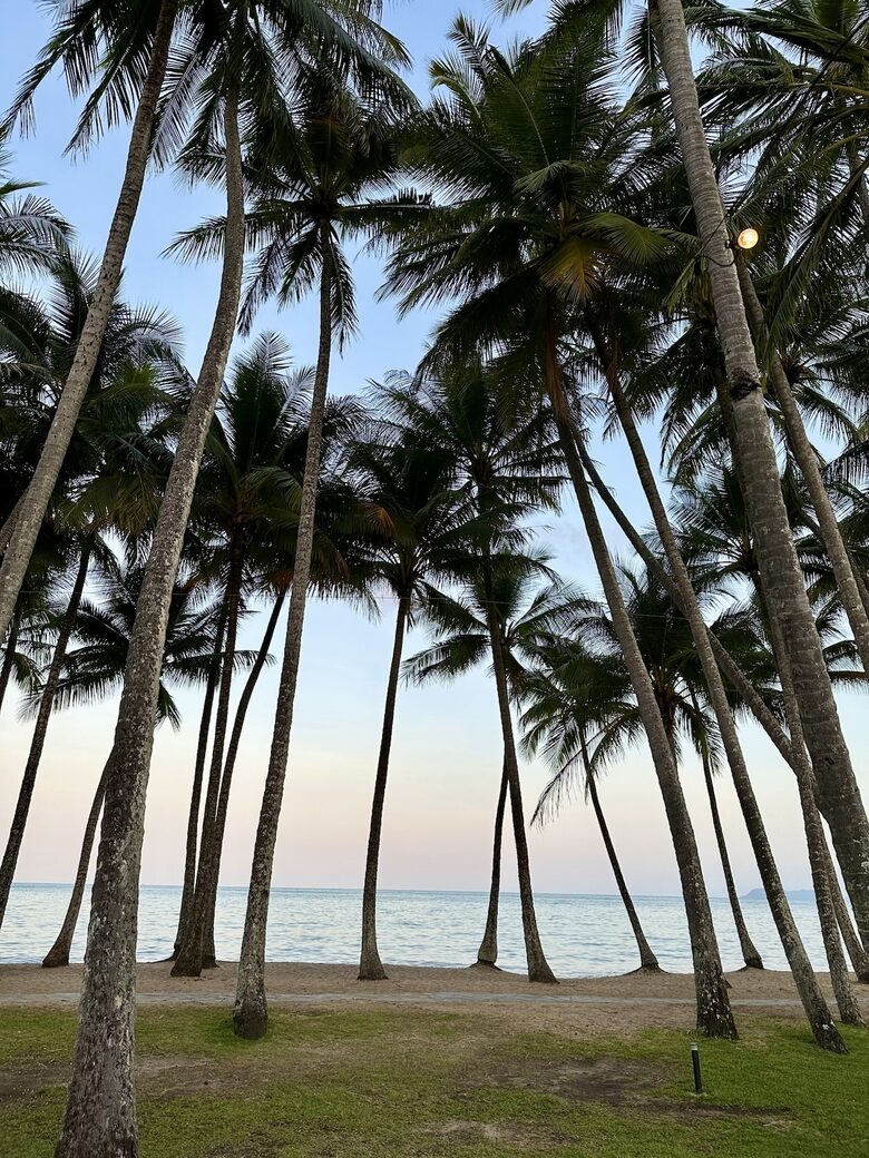 A Private Rainforest Hideaway Steps from Palm Cove Beach - Palm Cove, Australia