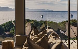 Dune-Top Beach House Overlooking Waubs Bay, Bicheno - Bicheno, Australia