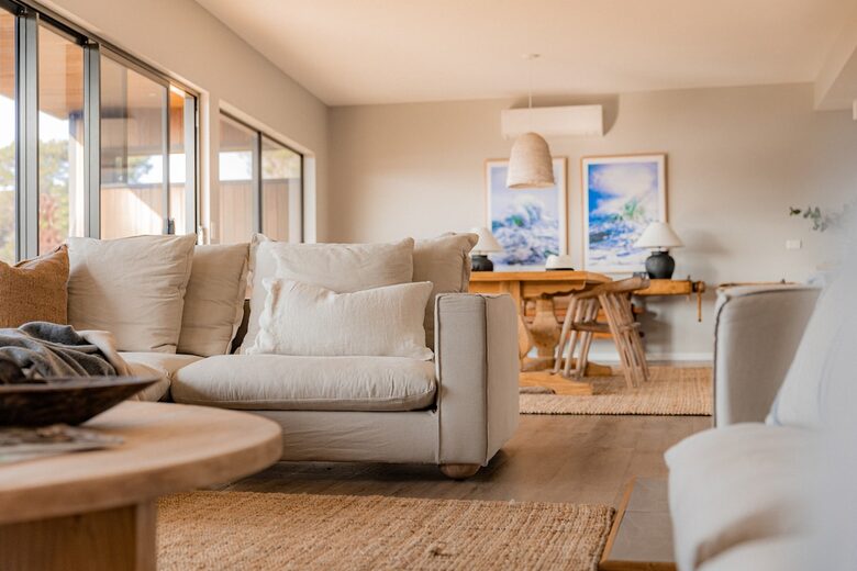 Dune-Top Beach House Overlooking Waubs Bay, Bicheno - Bicheno, Australia