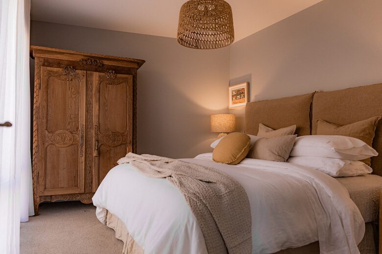Dune-Top Beach House Overlooking Waubs Bay, Bicheno - Bicheno, Australia
