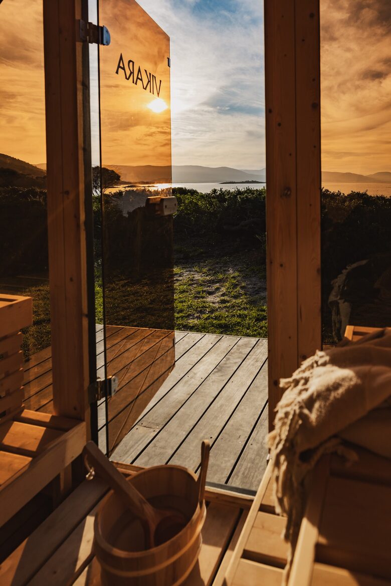Dune-Top Beach House Overlooking Waubs Bay, Bicheno - Bicheno, Australia