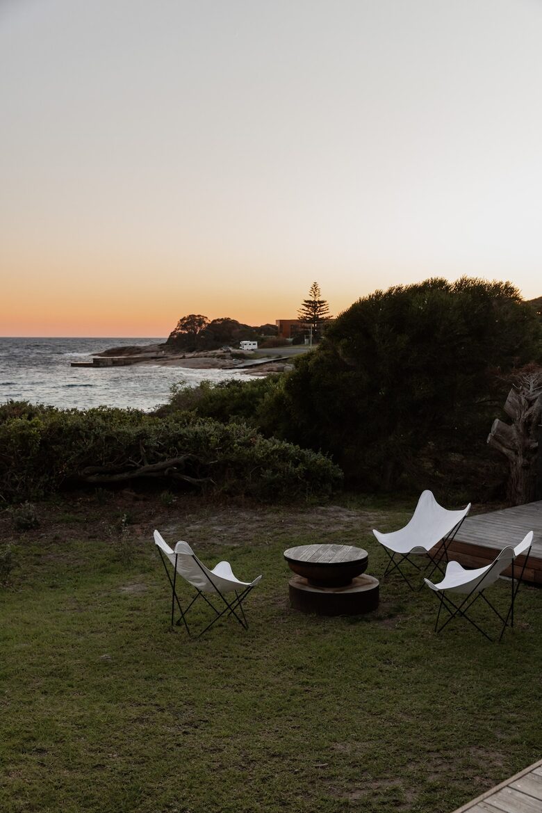 Dune-Top Beach House Overlooking Waubs Bay, Bicheno - Bicheno, Australia