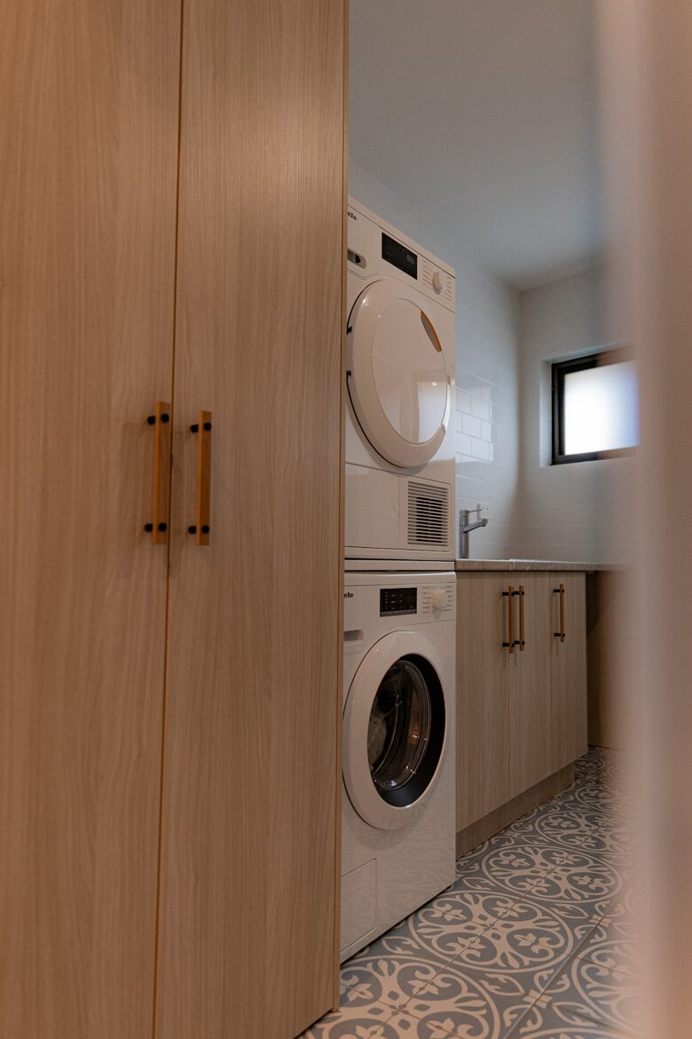 Dune-Top Beach House Overlooking Waubs Bay, Bicheno - Bicheno, Australia