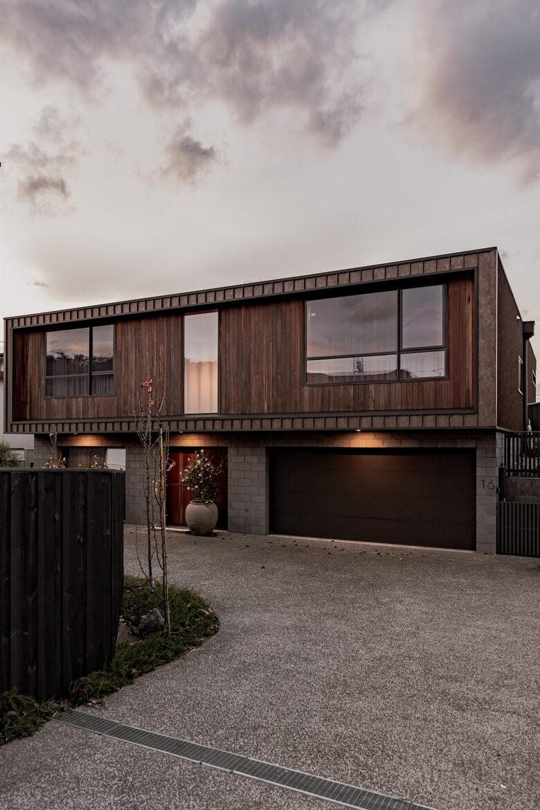 Dune-Top Beach House Overlooking Waubs Bay, Bicheno - Bicheno, Australia