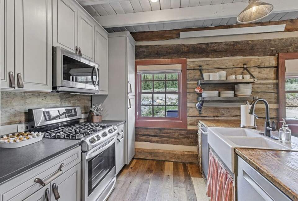 Historic Mountain Cabin on Five Private Alpine Acres - Alma, Colorado