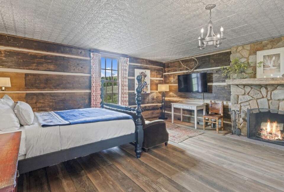 Historic Mountain Cabin on Five Private Alpine Acres - Alma, Colorado