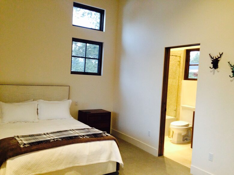 A Refined Tahoe Escape on the Fairway - Truckee, California