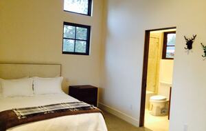 A Refined Tahoe Escape on the Fairway - Truckee, California