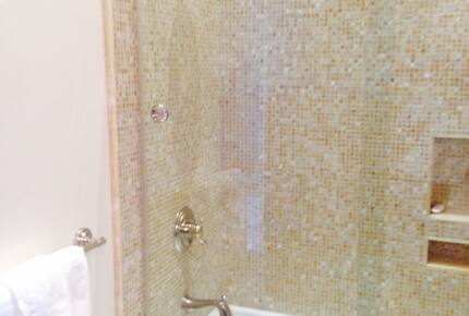 A Refined Tahoe Escape on the Fairway - Truckee, California