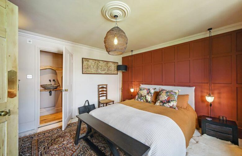 A Sophisticated Six-Bedroom Home near Walmer Beach - Deal, United Kingdom