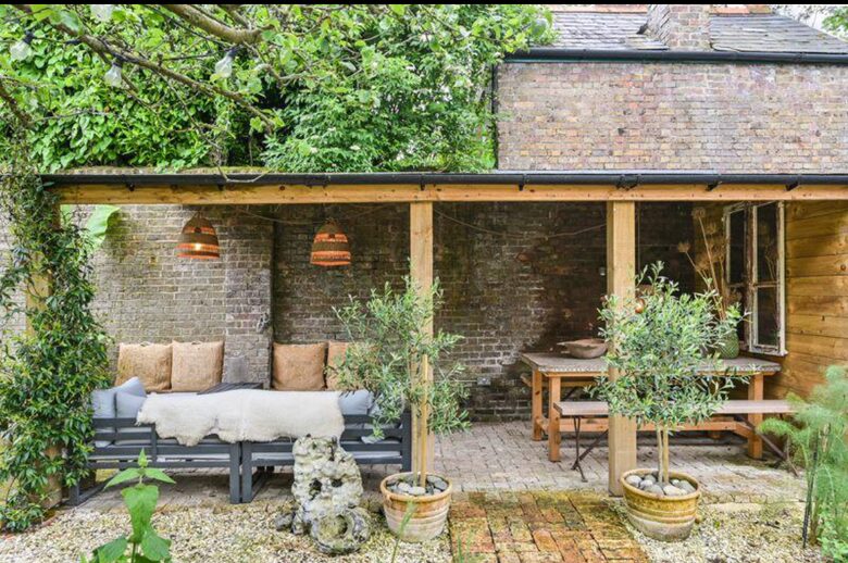 A Sophisticated Six-Bedroom Home near Walmer Beach - Deal, United Kingdom