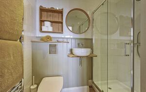 A Sophisticated Six-Bedroom Home near Walmer Beach - Deal, United Kingdom