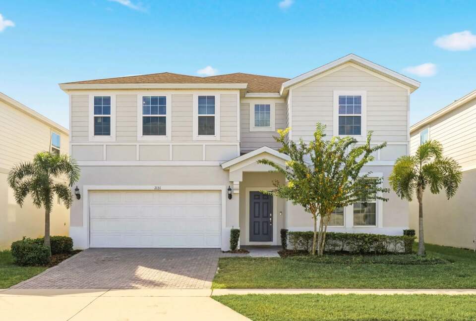 Ultimate Windsor Island Family Retreat with Private Pool & Game Rooms - Davenport, Florida