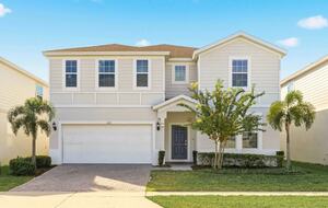 Ultimate Windsor Island Family Retreat with Private Pool & Game Rooms - Davenport, Florida