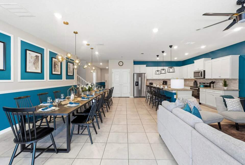 Ultimate Windsor Island Family Retreat with Private Pool & Game Rooms - Davenport, Florida